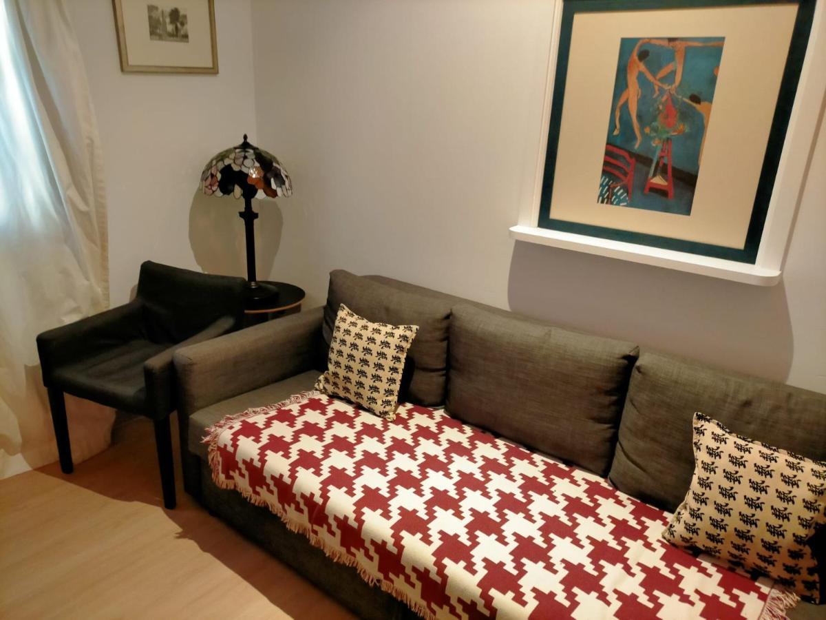 Alameda Donkey Parking Appartement Sevilla Buitenkant foto