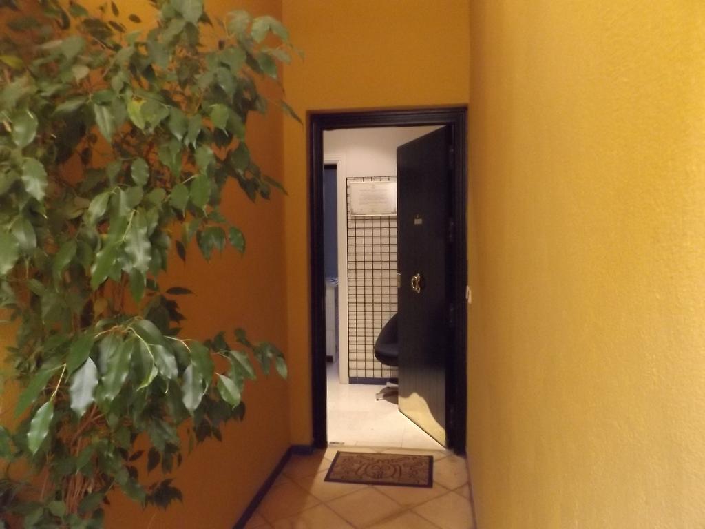 Alameda Donkey Parking Appartement Sevilla Buitenkant foto